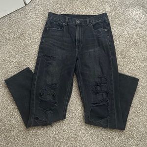American Eagle Black Ripped Mom Jeans: Size 6